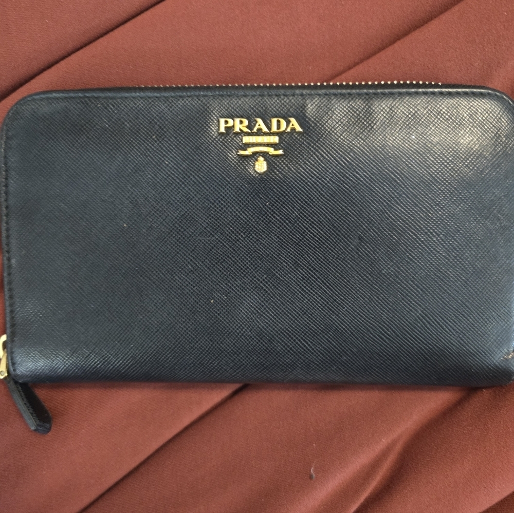Prada Black Saffiano Leather Zip-Around Wallet - Picture 7 of 8